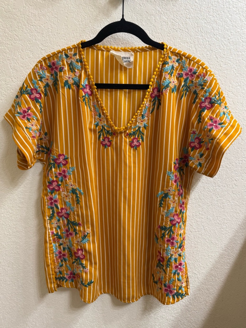 Savanna Jane Cute Mustard Yellow Striped Embroidered V-Neck Top Size S